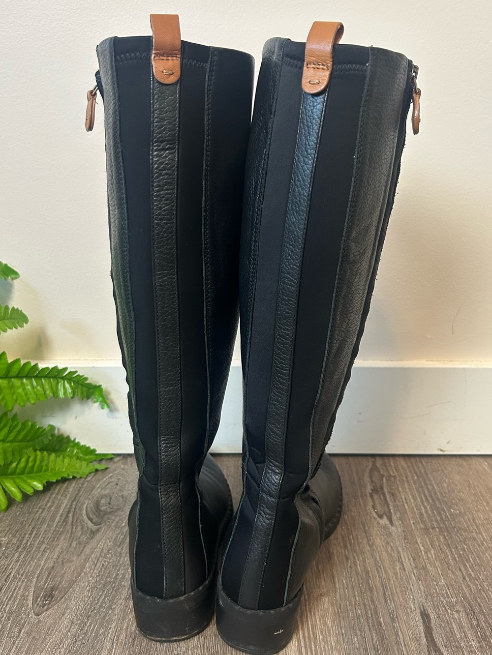 Gentle Souls Blake Tall Leather Boots Black Stretch Calf Size 8 - Picture 3 of 6